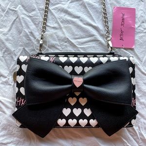 Betsey Johnson heart and bows cross body p…